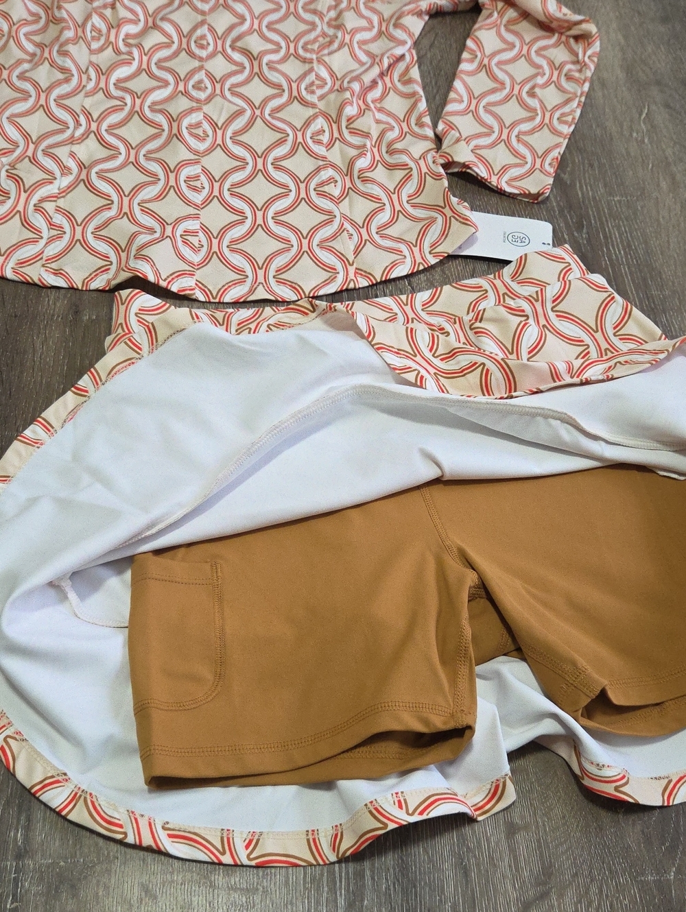 New! SAGE Collective Pro Shop GeoPrint Long Sleeve Top & Matching Ruffle Skort - Picture 8 of 11